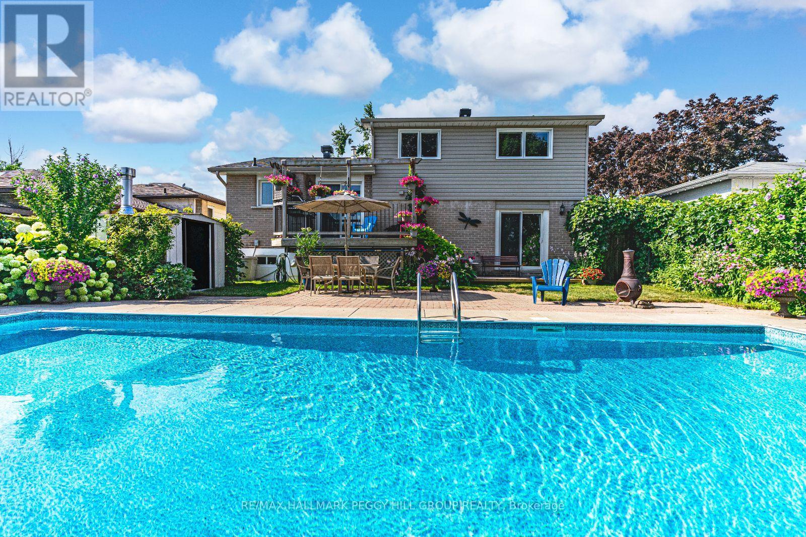 33 Porter Cres, Barrie, ON L4M 4L2