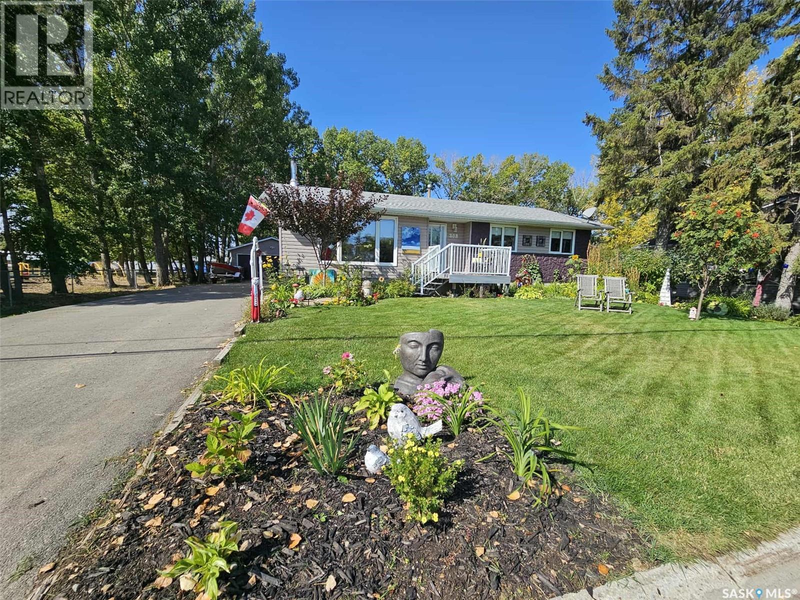 308 Lalonde St, Whitewood, SK S0G 5C0