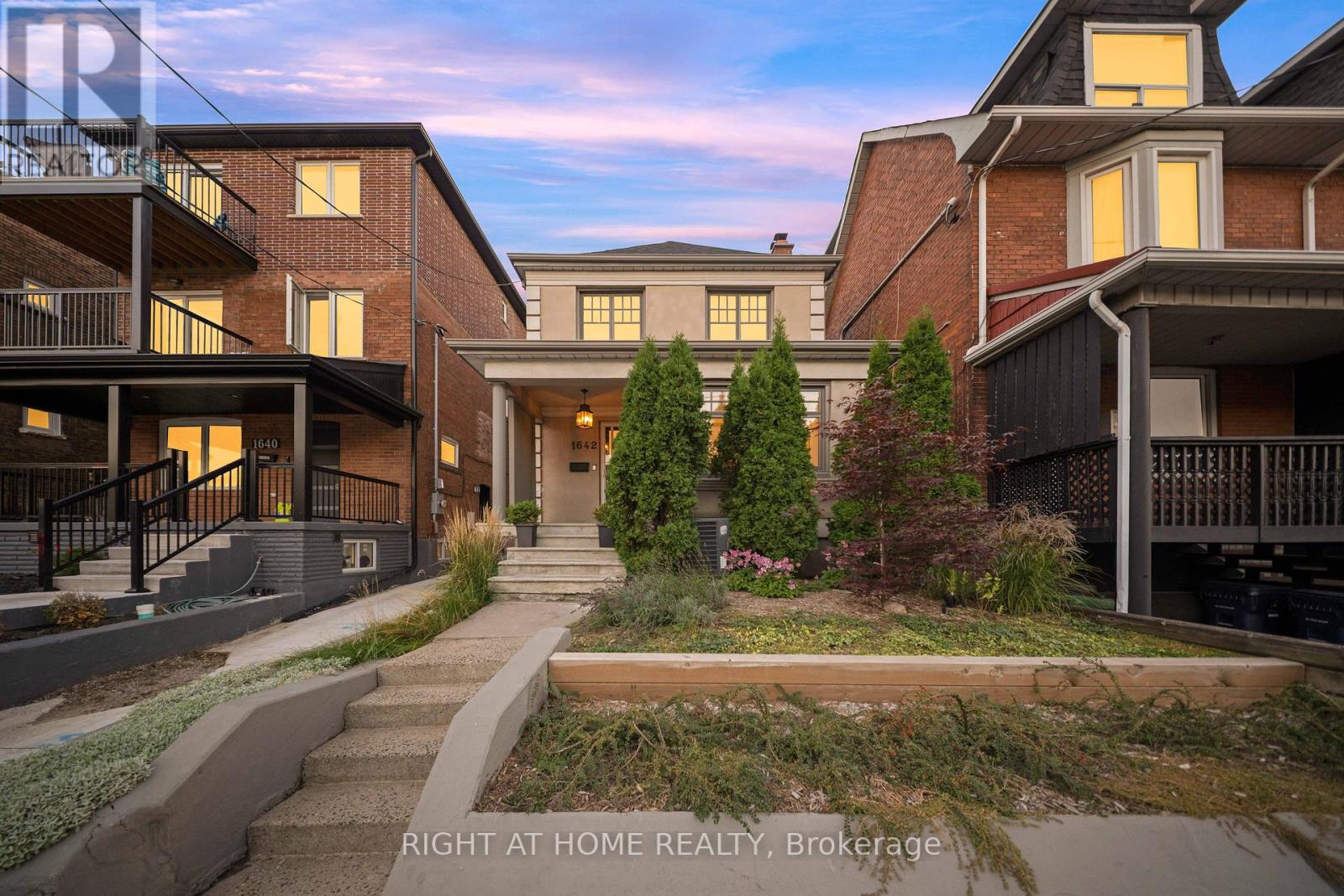 1642 Dufferin St, Toronto, ON M6H 3L8