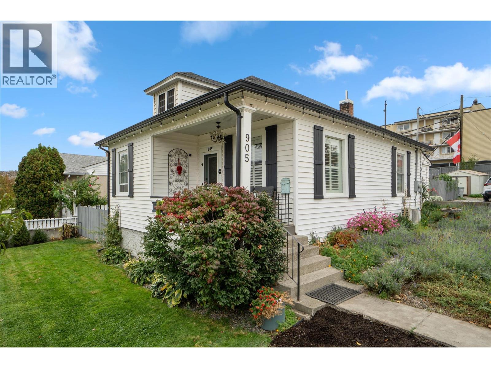 905 Munro St, Kamloops, BC V2C 3G2