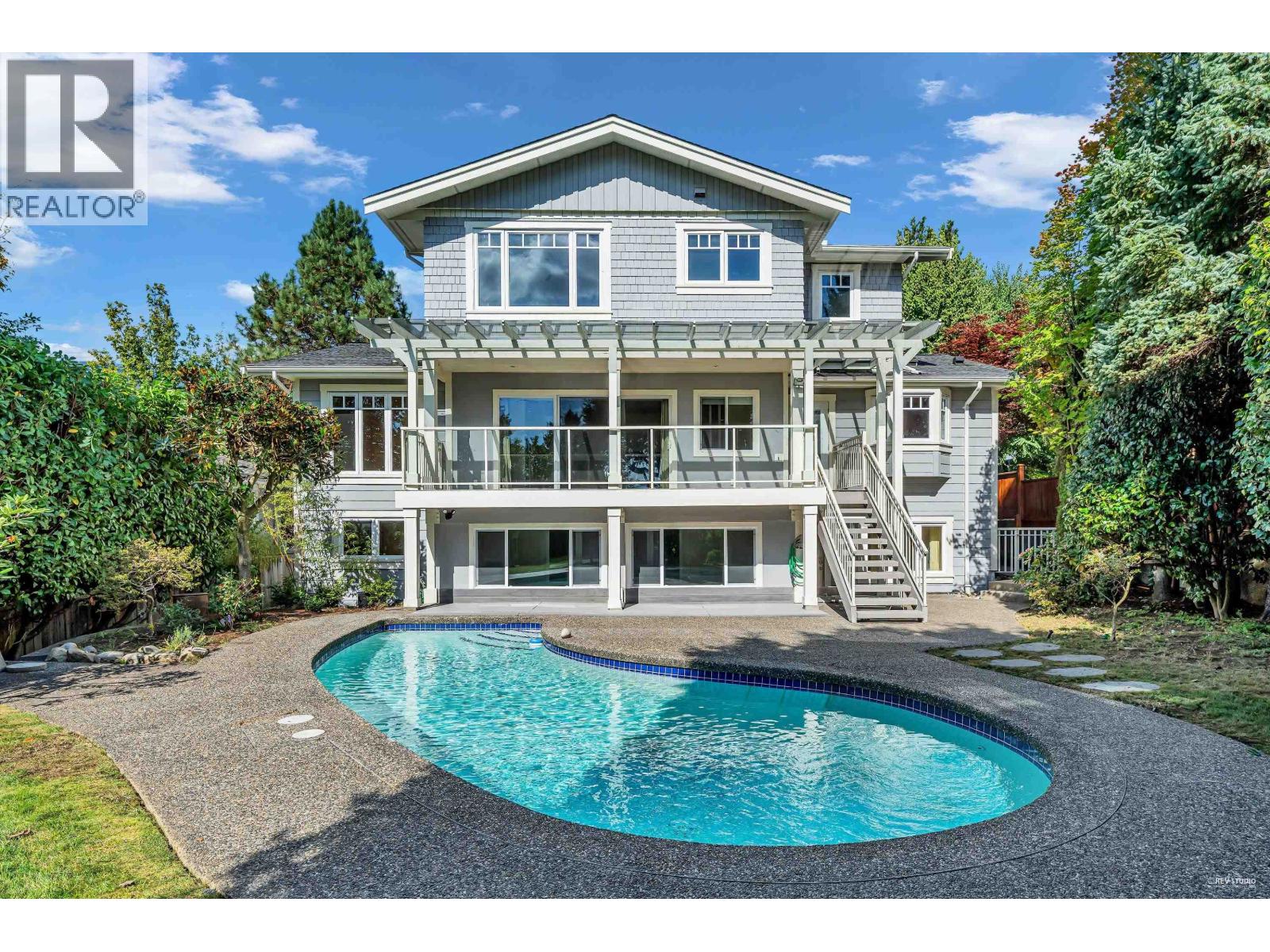 1138 Inglewood Ave, West Vancouver, BC V7T 1Y5