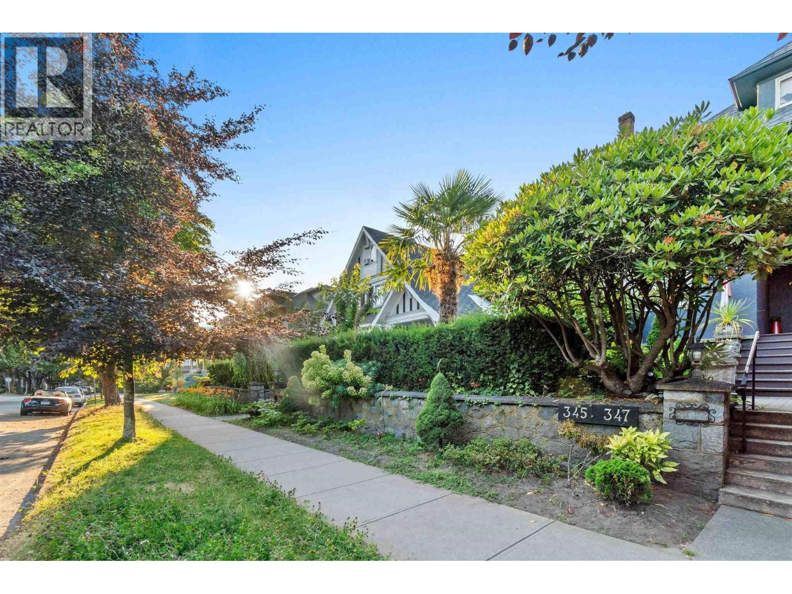 345 W 13th Ave, Vancouver, BC V5Y 1W2