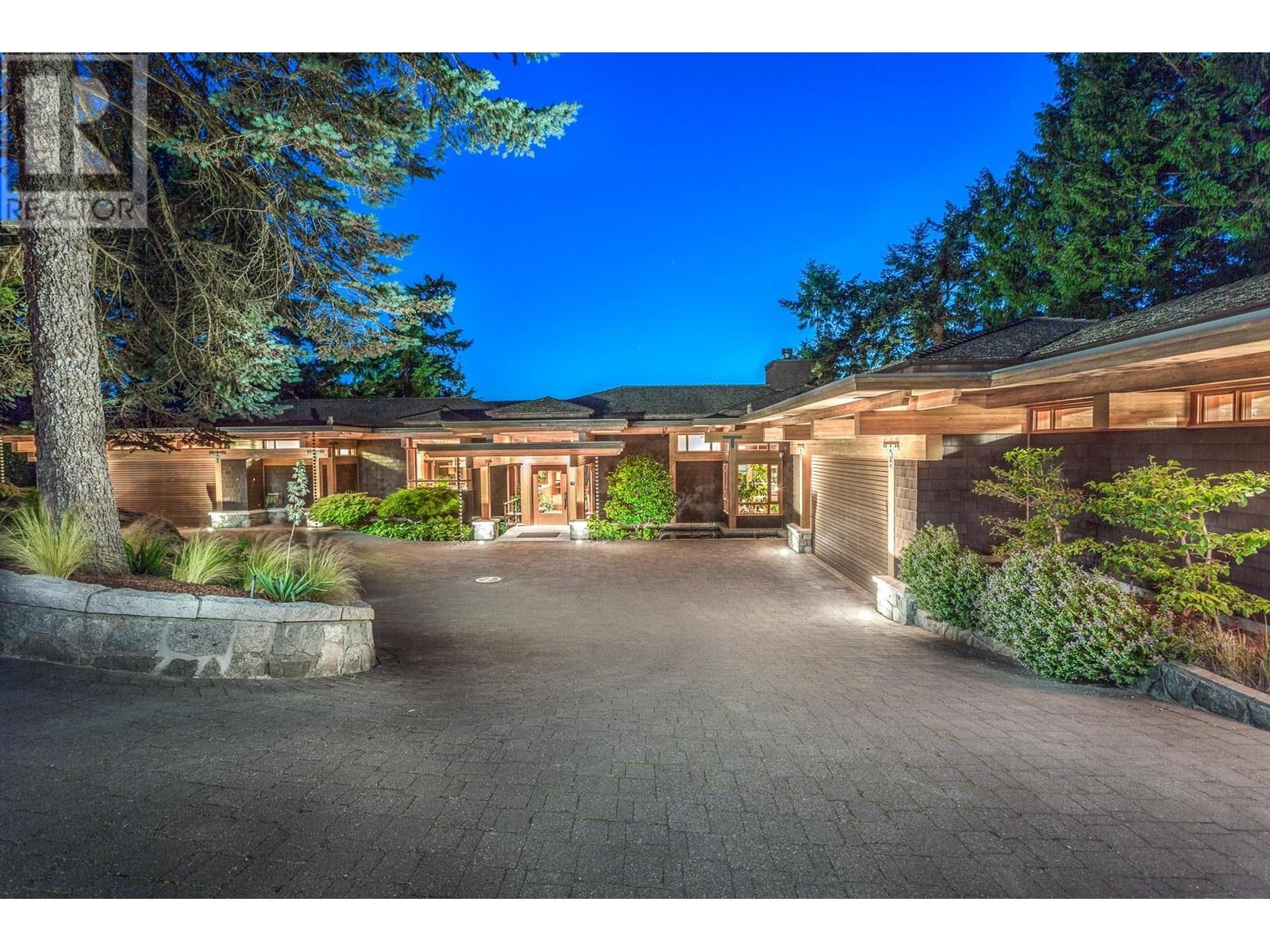 5363 Kew Cliff Rd, West Vancouver, BC V7W 1M3