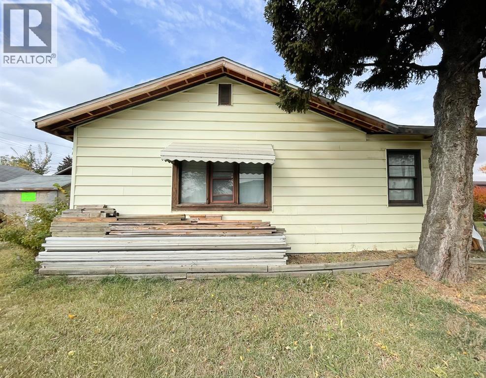 8 Avenue Unit 1037, Wainwright, AB T9W 1H4
