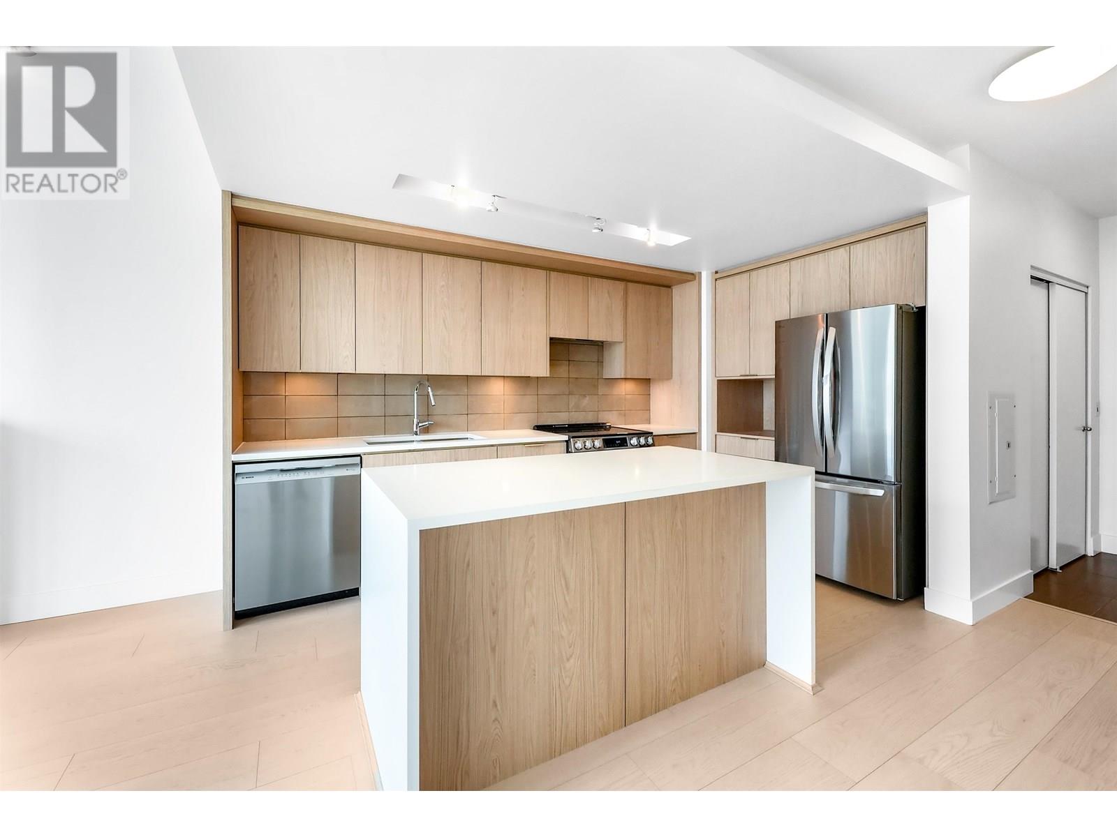 1320 Chesterfield Avenue Unit 1406, North Vancouver, BC V7M 9A7