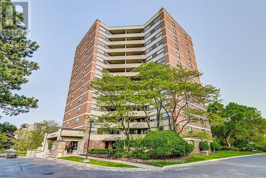 1004 95 La Rose Ave, Toronto, ON M9P 3T2