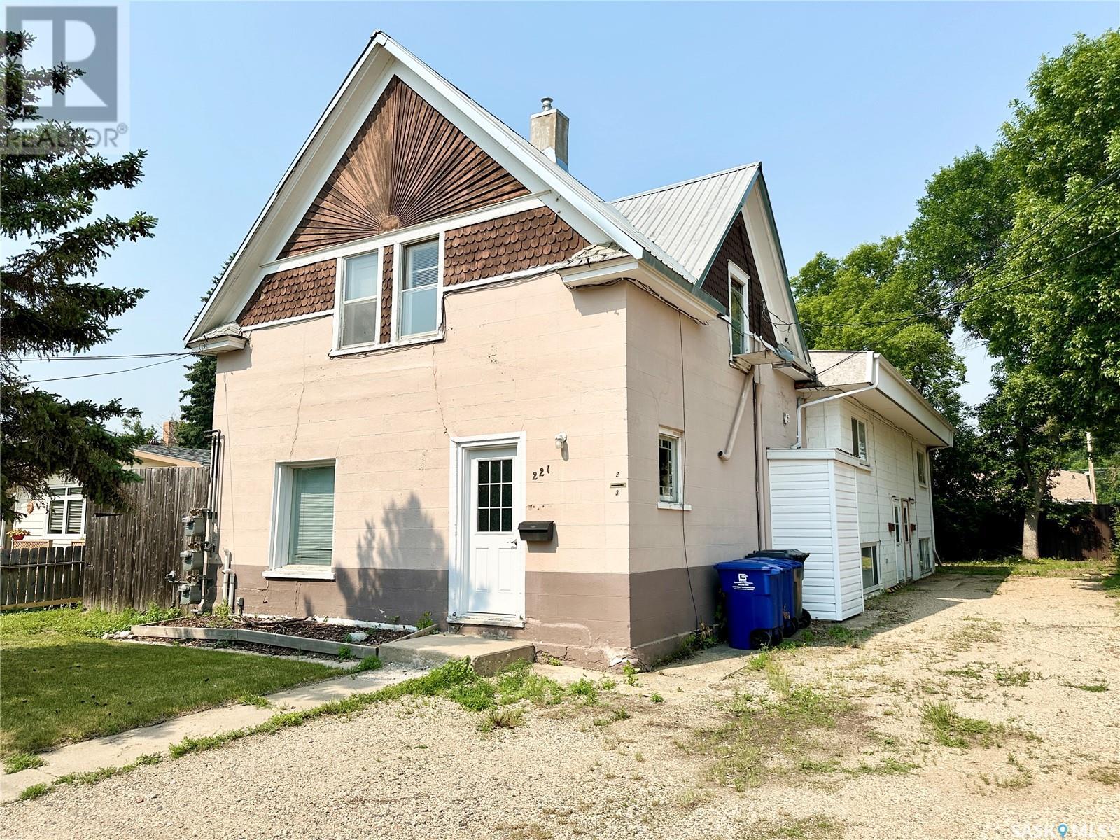 5th Street NE Unit 221, Weyburn, SK S4H 3B8