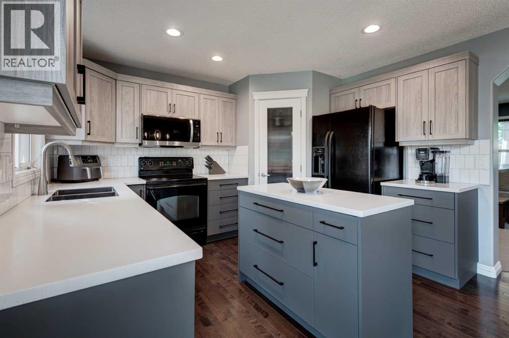 395 Prestwick Close SE, Calgary, AB T2Z 4Y5