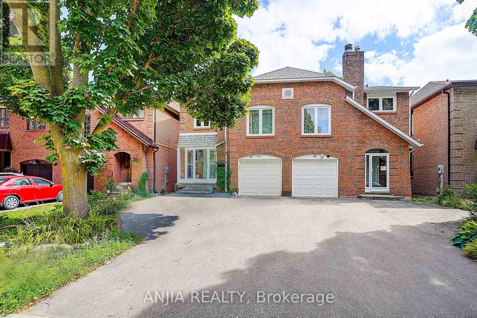 40 Foxglove Ct, Markham, ON L3R 3Y3