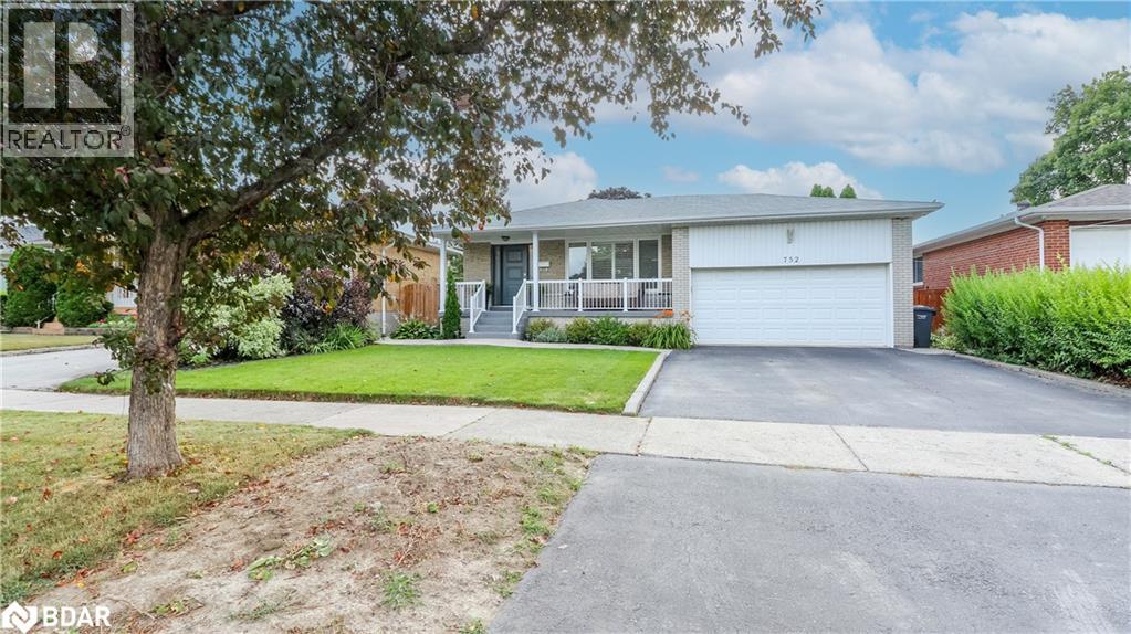 752 Silcote Rd, Mississauga, ON L4Y 2R6