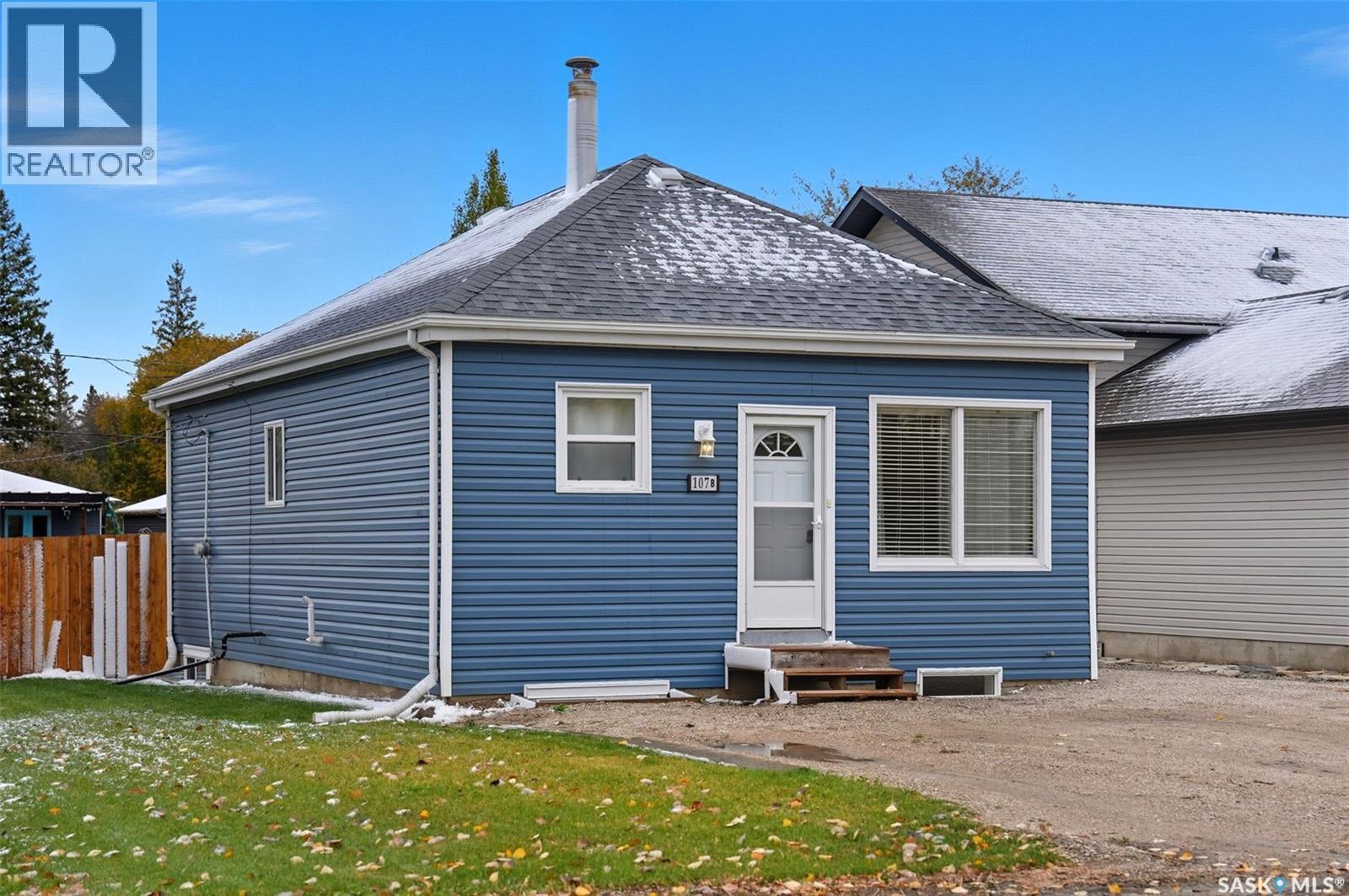 107 Jackson Ave #b, Aberdeen, SK S0K 0A0