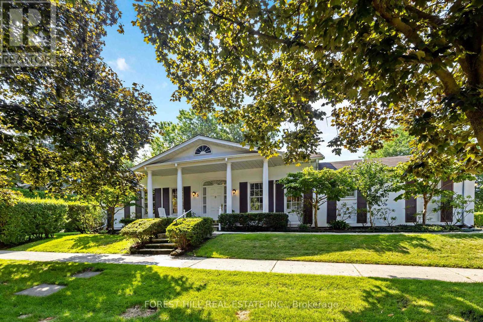 5 Ames Gate, Toronto Banbury-don Mills, ON M3B 3C3