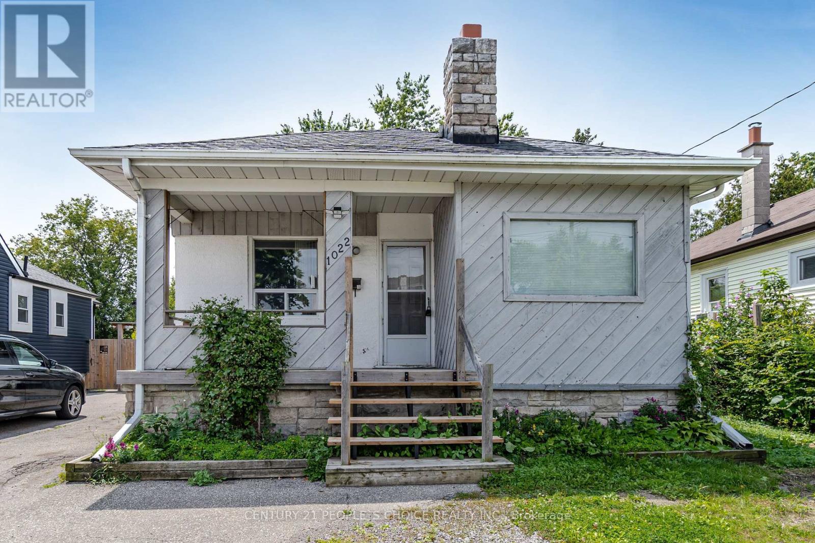 1022 Edgeleigh Ave, Mississauga, ON L5E 2G1