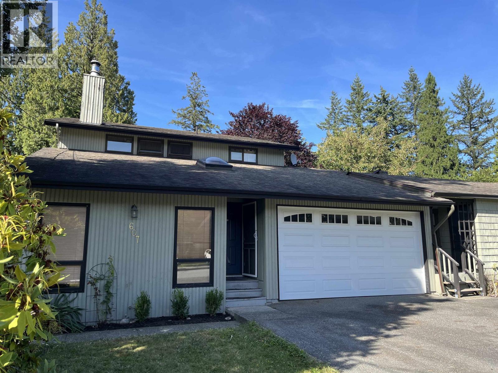 607 Chapman Ave, Coquitlam, BC V3J 4A2