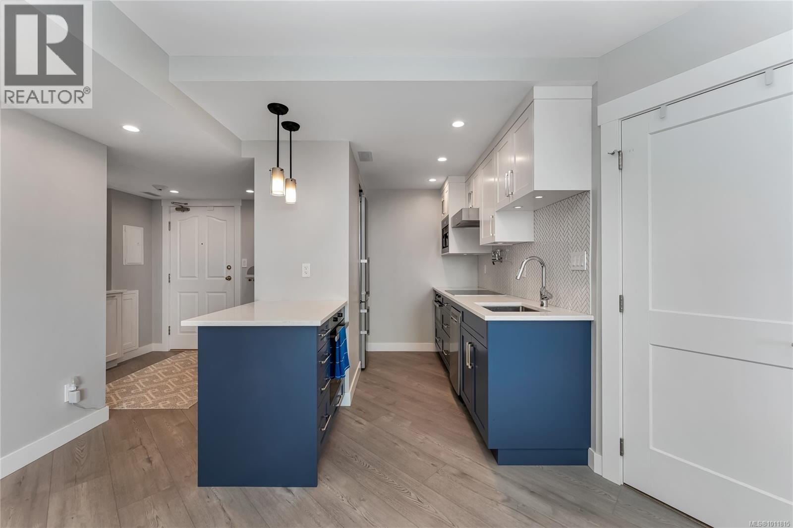 930 Yates St Unit 804 St, Victoria, BC V8V 4Z3