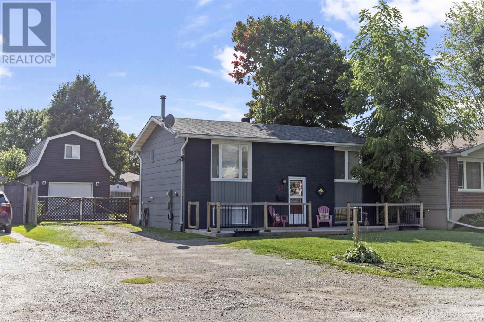 132 Murphy St, Sault Ste. Marie, ON P6A 5Y2