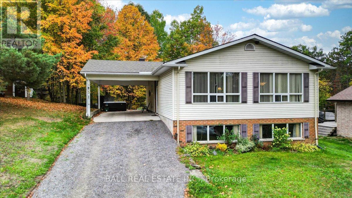 5 Oak St, Bancroft, ON K0L 1C0