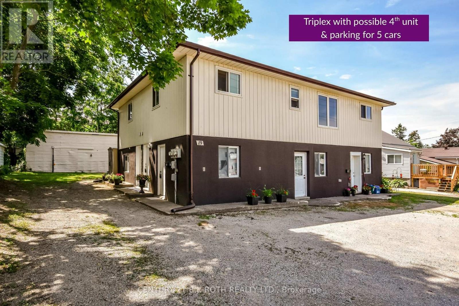19 S South St S, Orillia, ON L3V 3T1