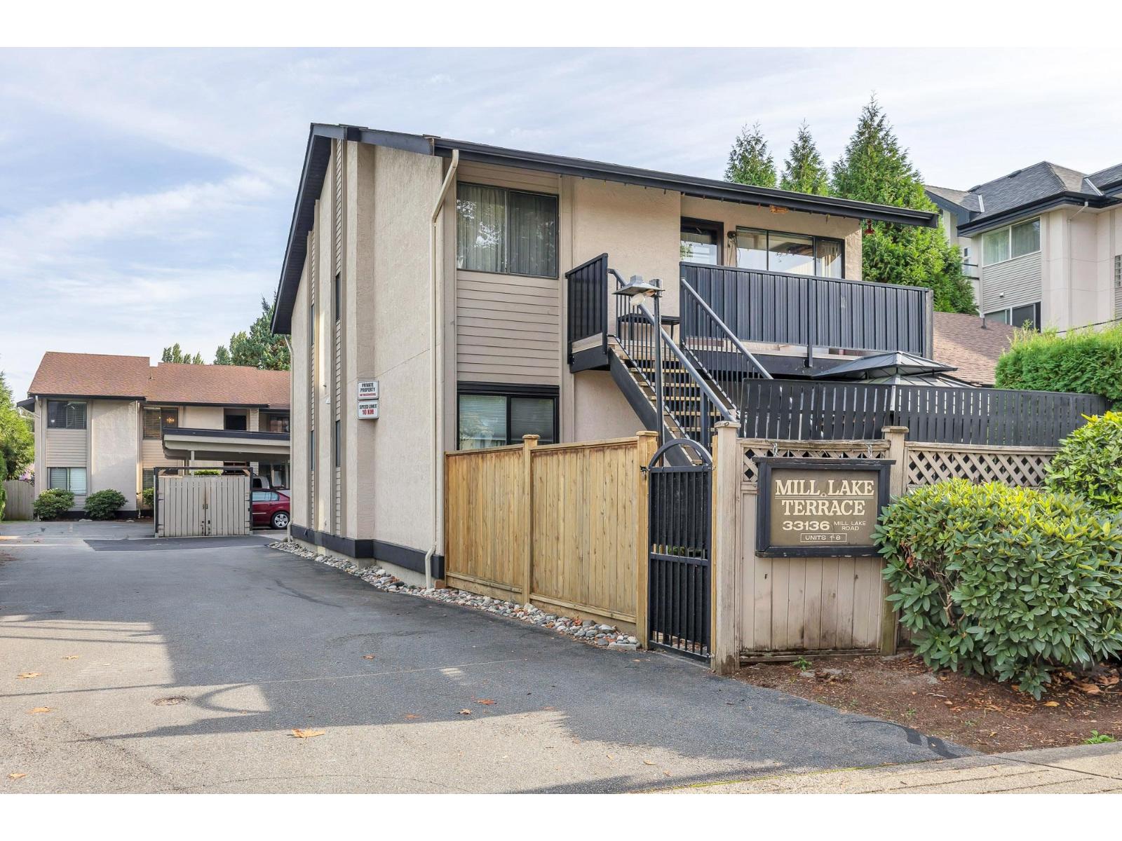 33136 Mill Lake Road Unit 8, Abbotsford, BC V2S 2A5