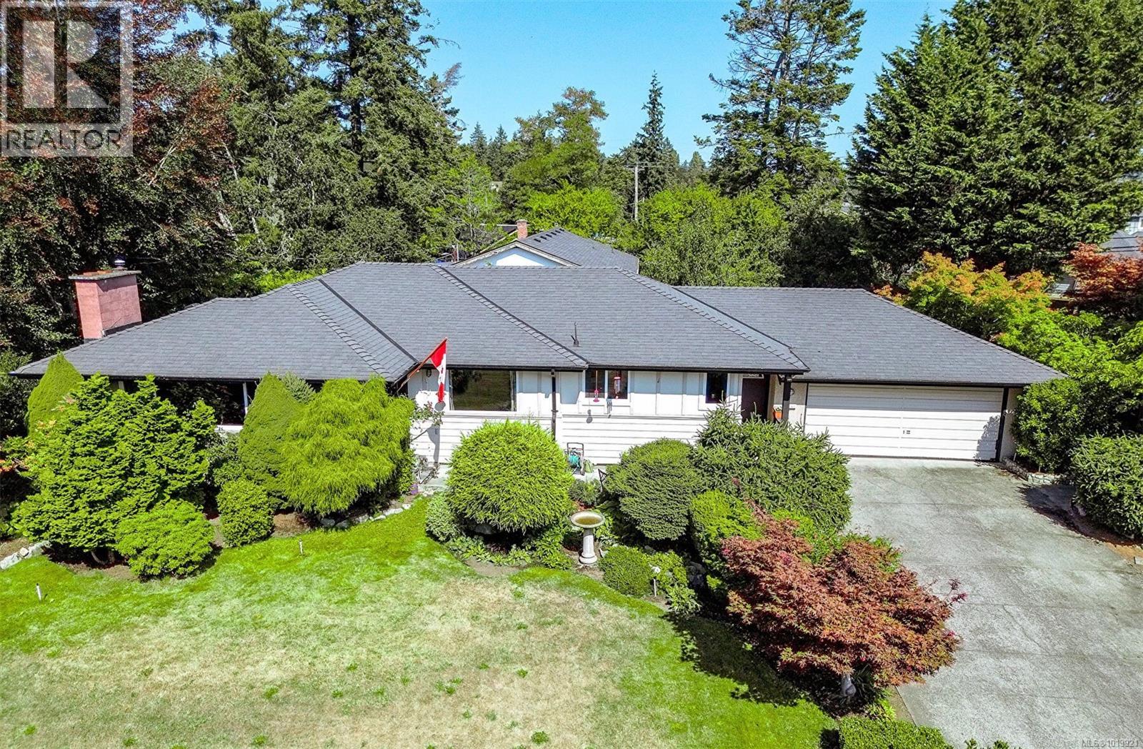 1288 Roy Rd, Saanich, BC V8Z 2X9