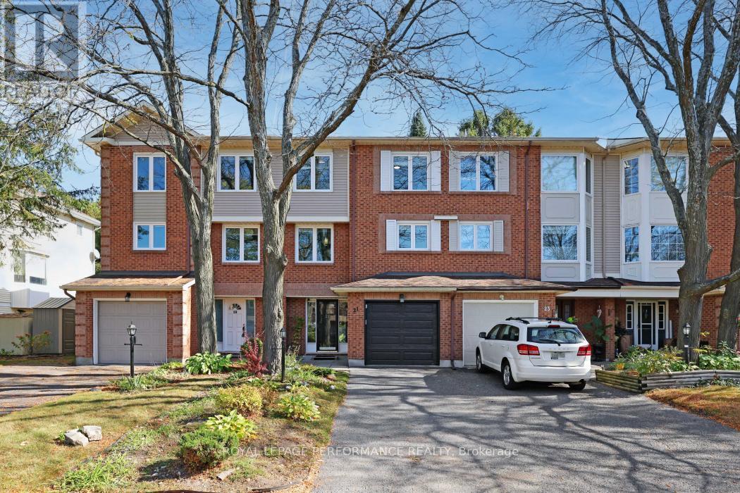 21 Arbordale Cres, Ottawa, ON K2G 5C7