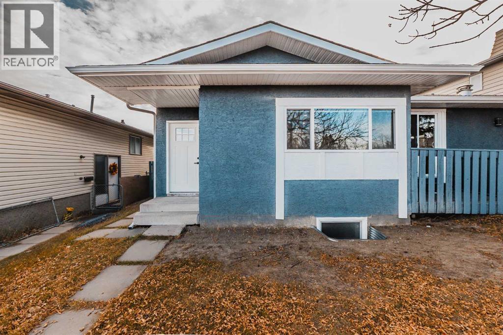 8428 Berkley Rd NW, Calgary, AB T3K 1B4