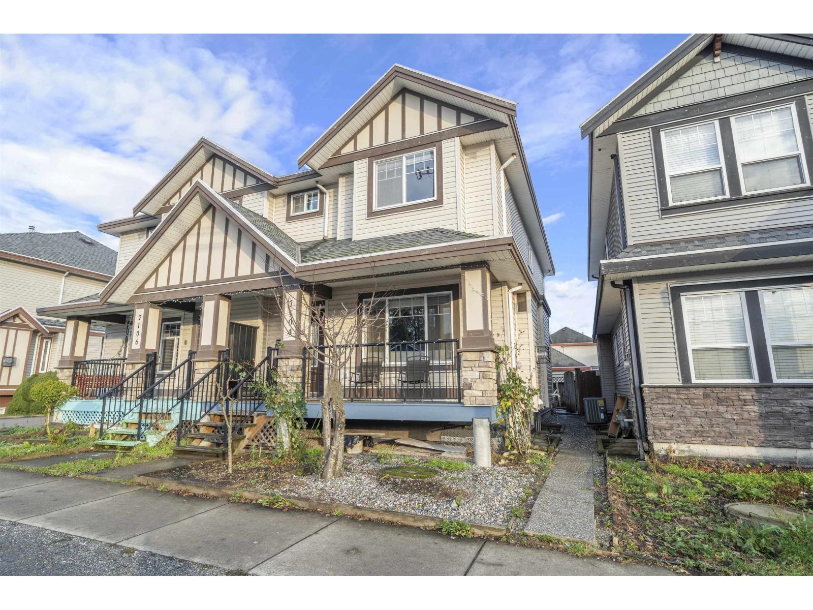 144 Street Unit 7104, Surrey, BC V3W 5S2
