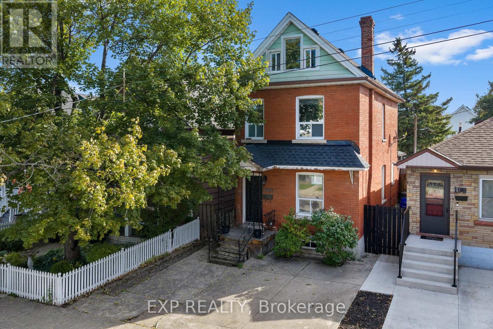 200 Kensington Ave N, Hamilton, ON L8L 7N7