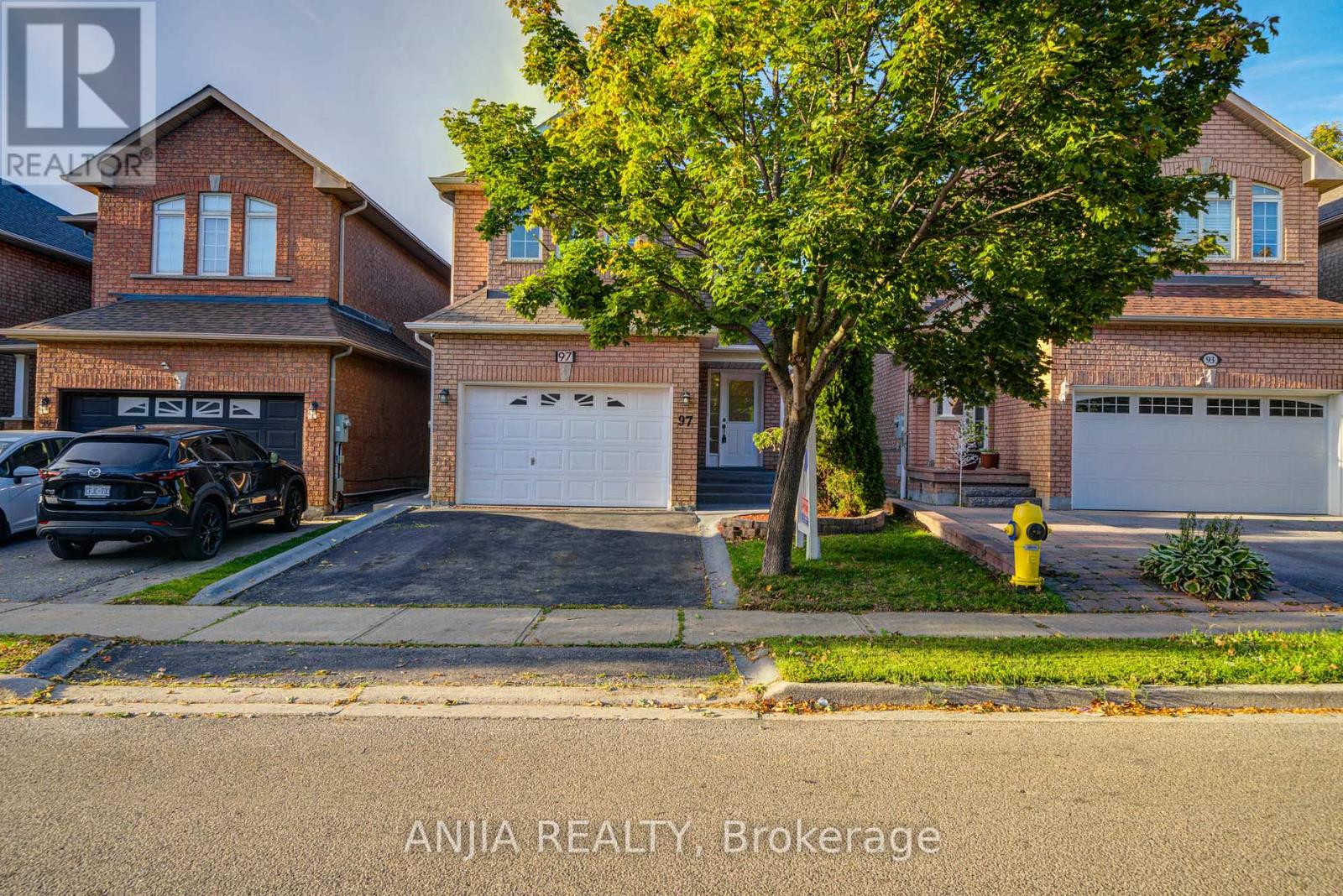 97 Blackthorn Dr, Vaughan, ON L6A 3N2