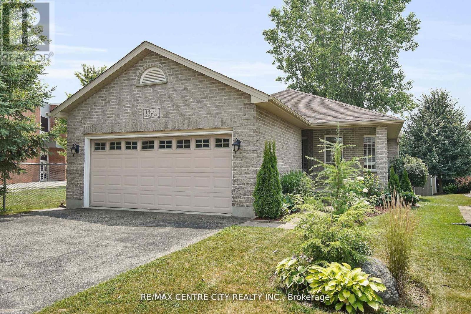 1307 Nicole Ave, London, ON N5X 4M7