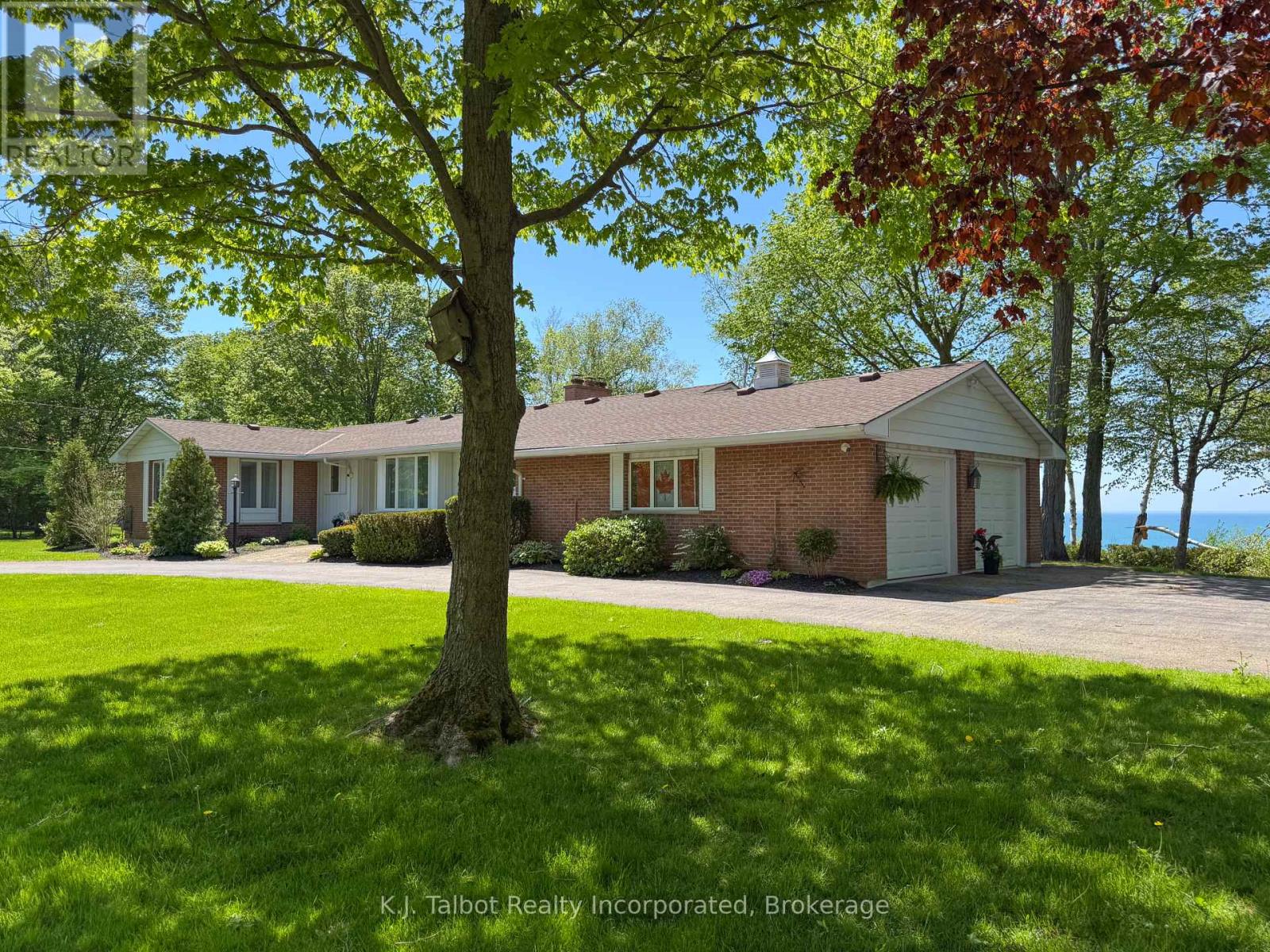 82099 Sunset Ln S, Ashfield-Colborne-Wawanosh, ON N7A 3Y2