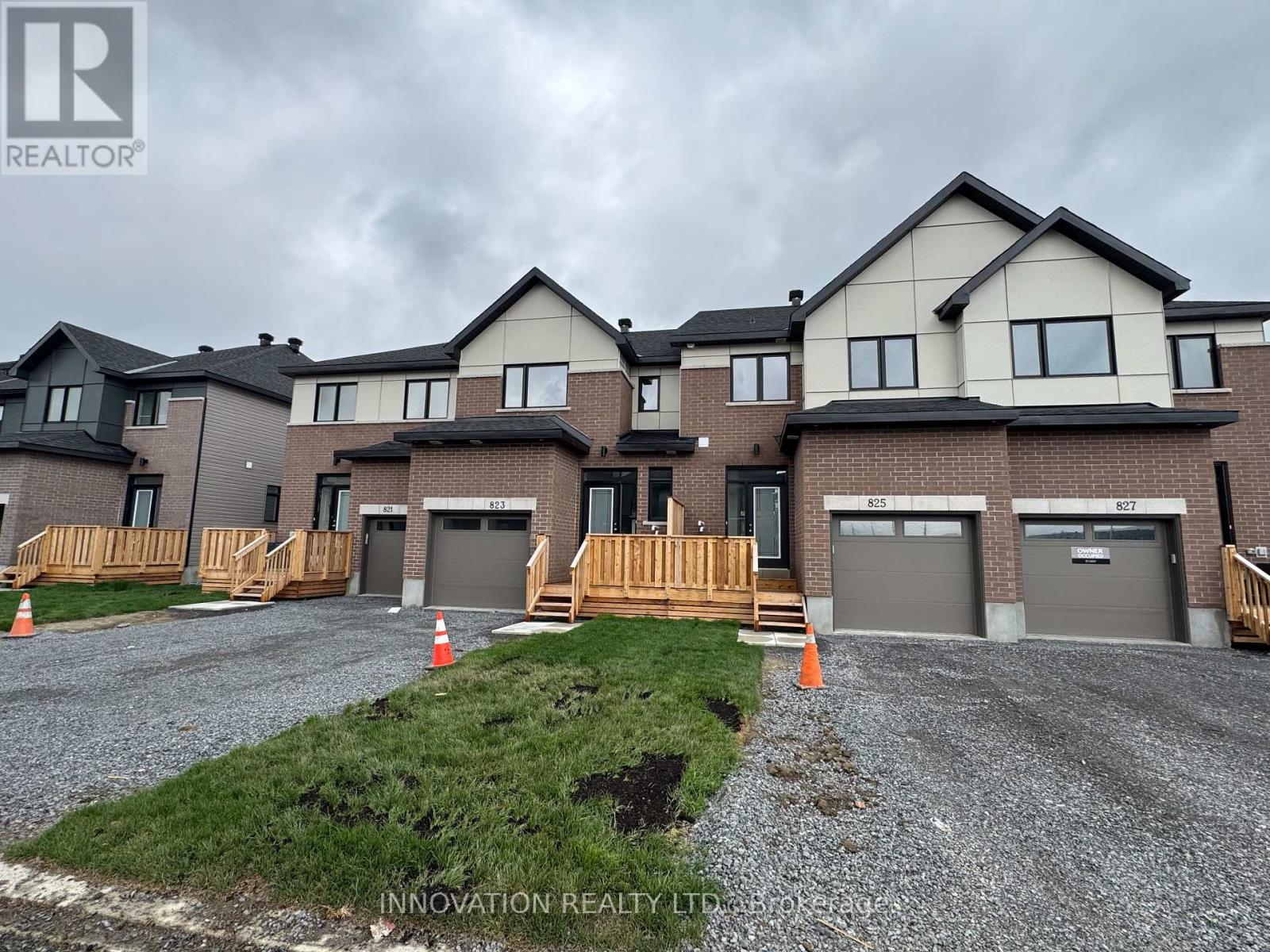 825 Anciano Cres, Ottawa, ON K2S 2R6