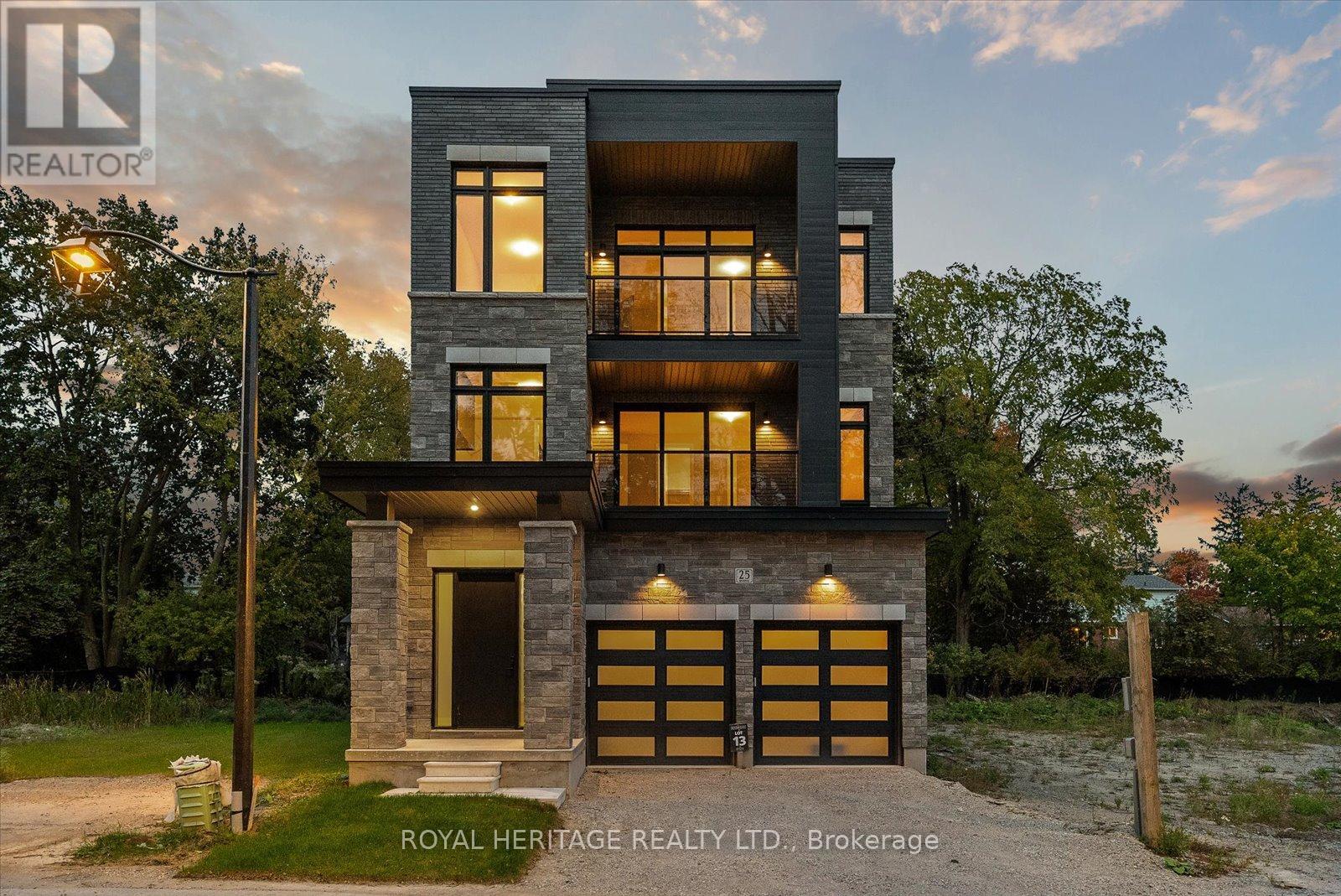 13 Inverlynn Way, Whitby Lynde Creek, ON L1N 2S6