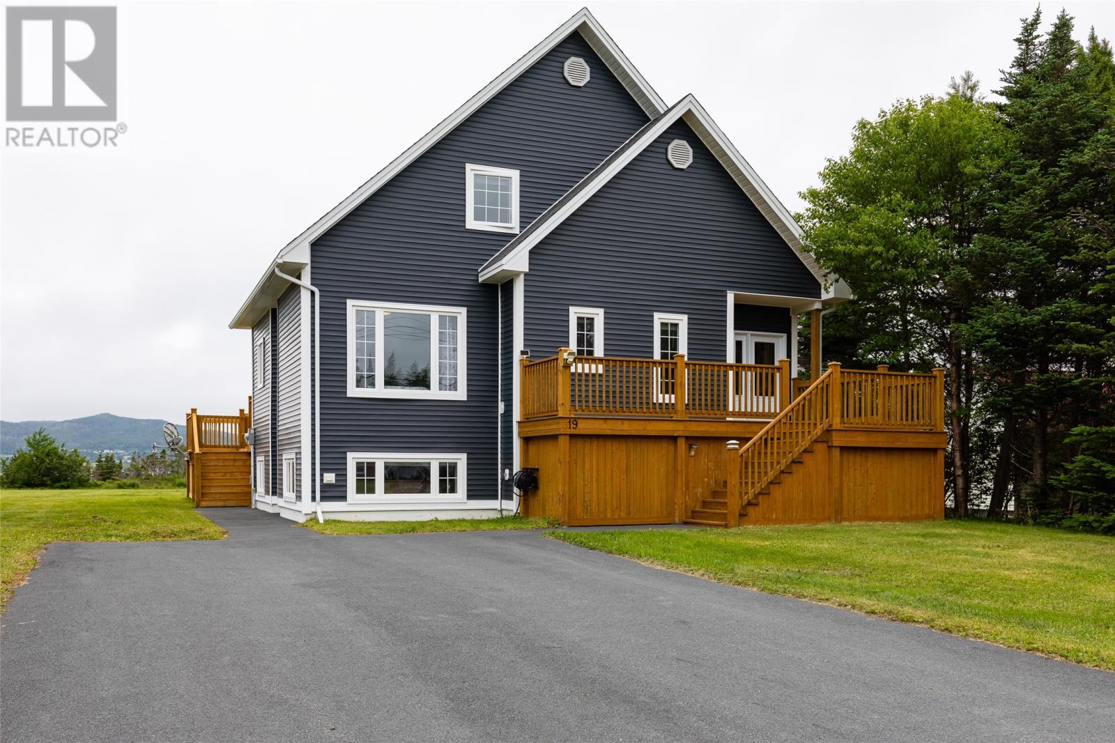 19 Morrisseys Ln, Placentia, NL A0B 2Y0