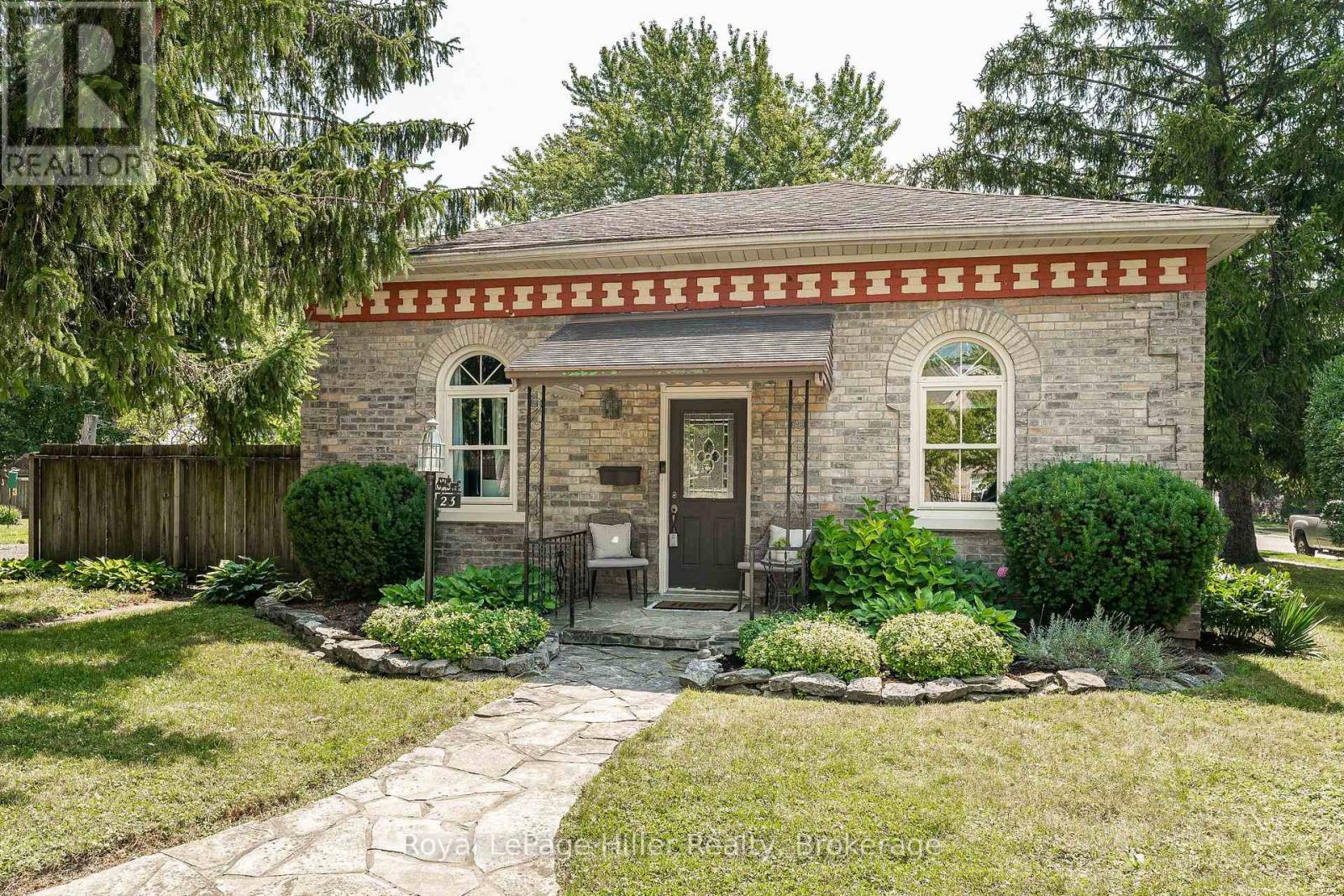 23 Grant St, Stratford, ON N5A 1L5