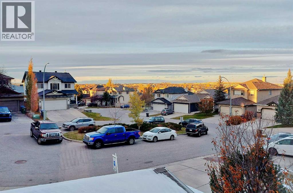 133 Panamount Ct NW, Calgary, AB T3K 5S1