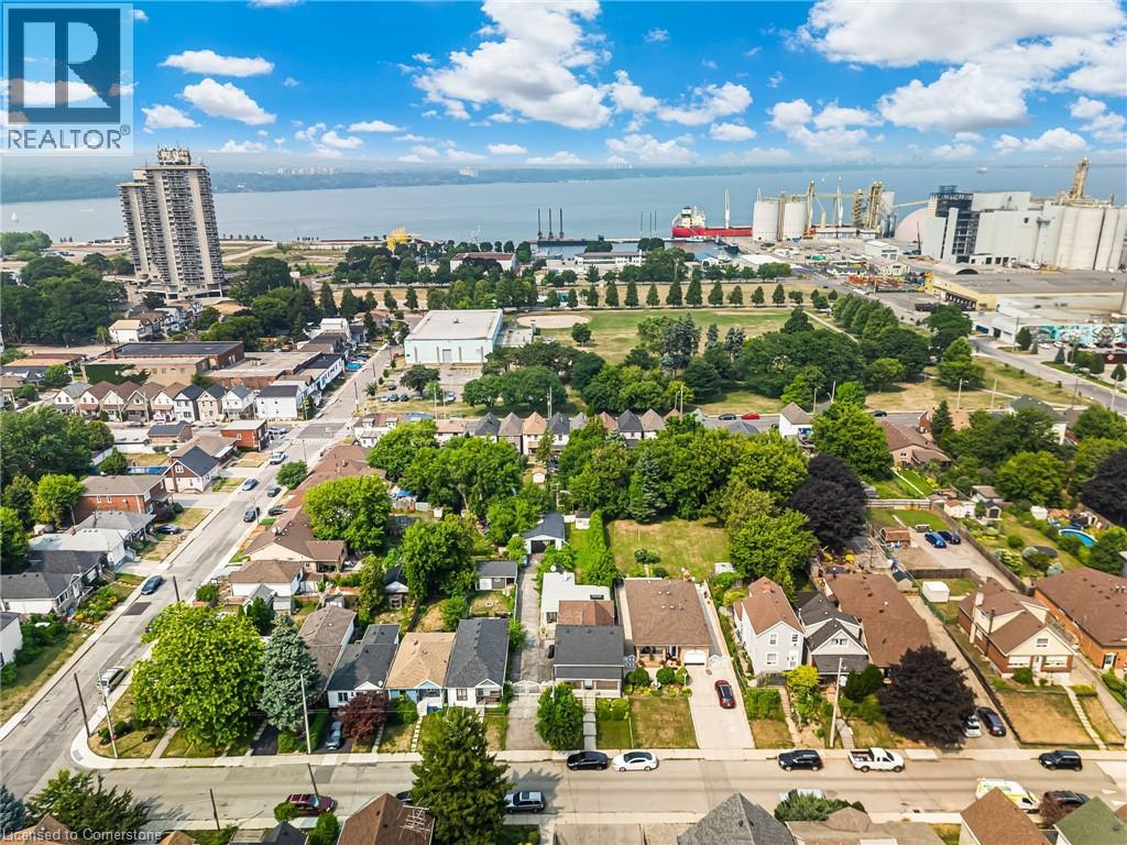 139 Wood St E, Hamilton, ON L8L 3Y8