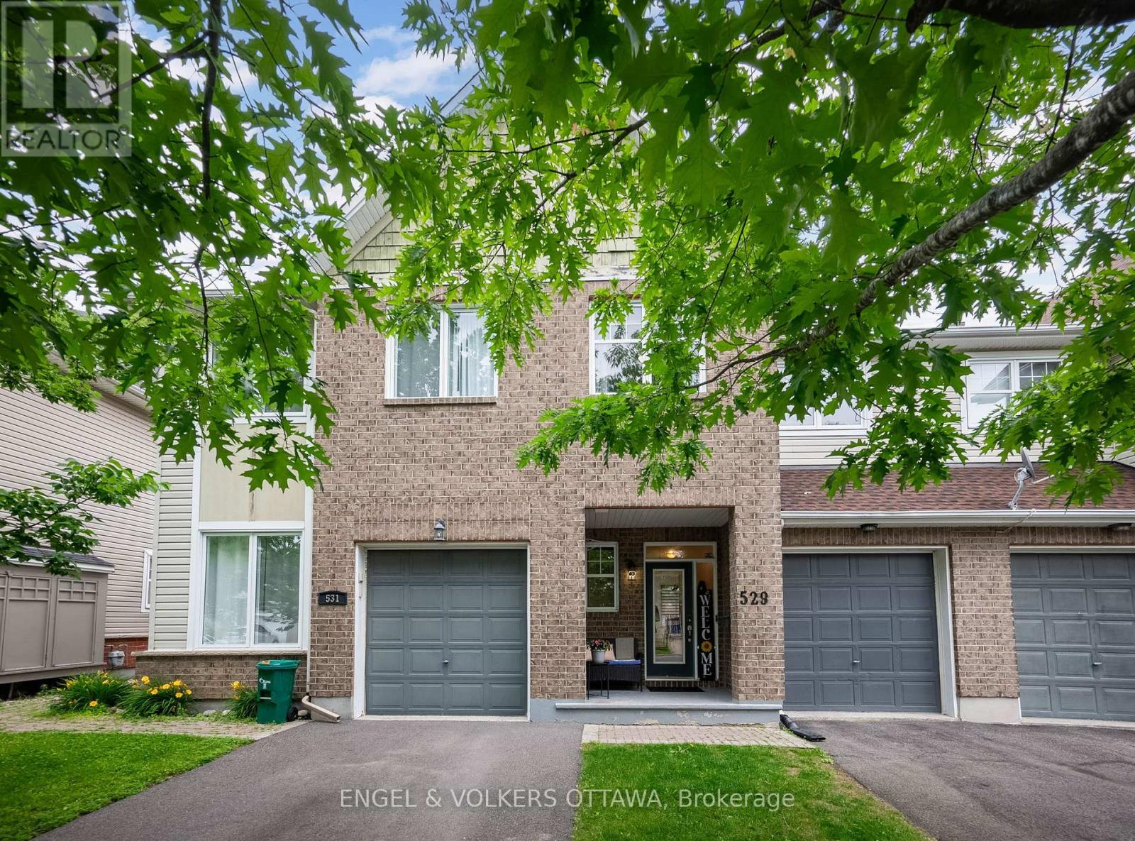 529 Devonwood Cir, Ottawa, ON K1T 4E4