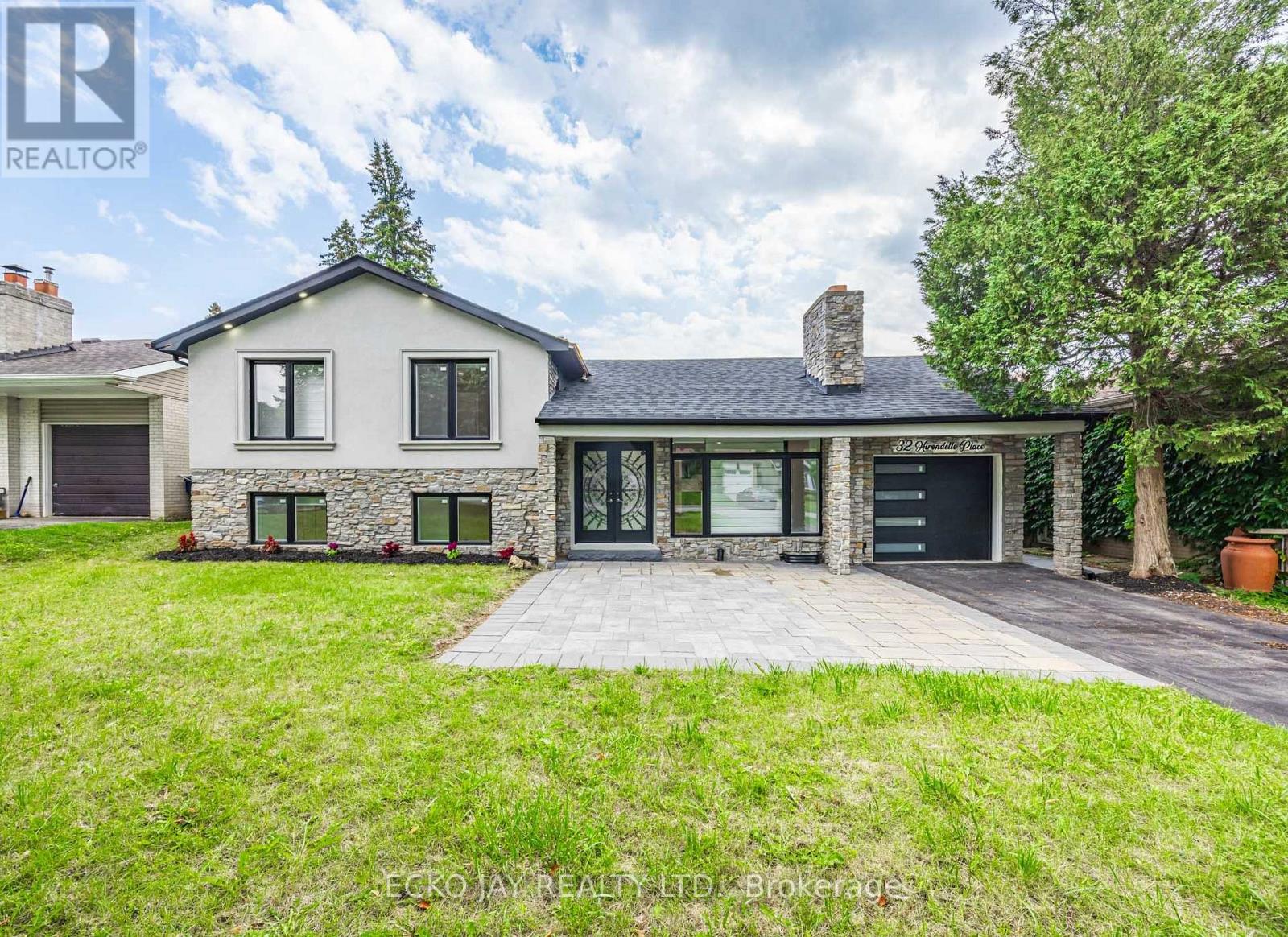 32 Hirondelle Pl, Toronto, ON M3A 1V8
