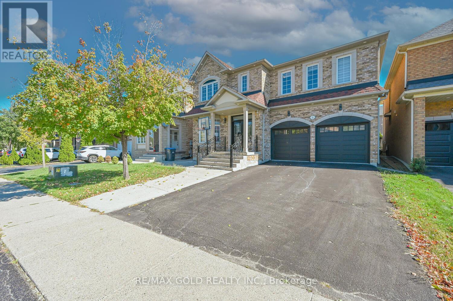 3 Freshspring Dr, Brampton, ON L6R 3H6