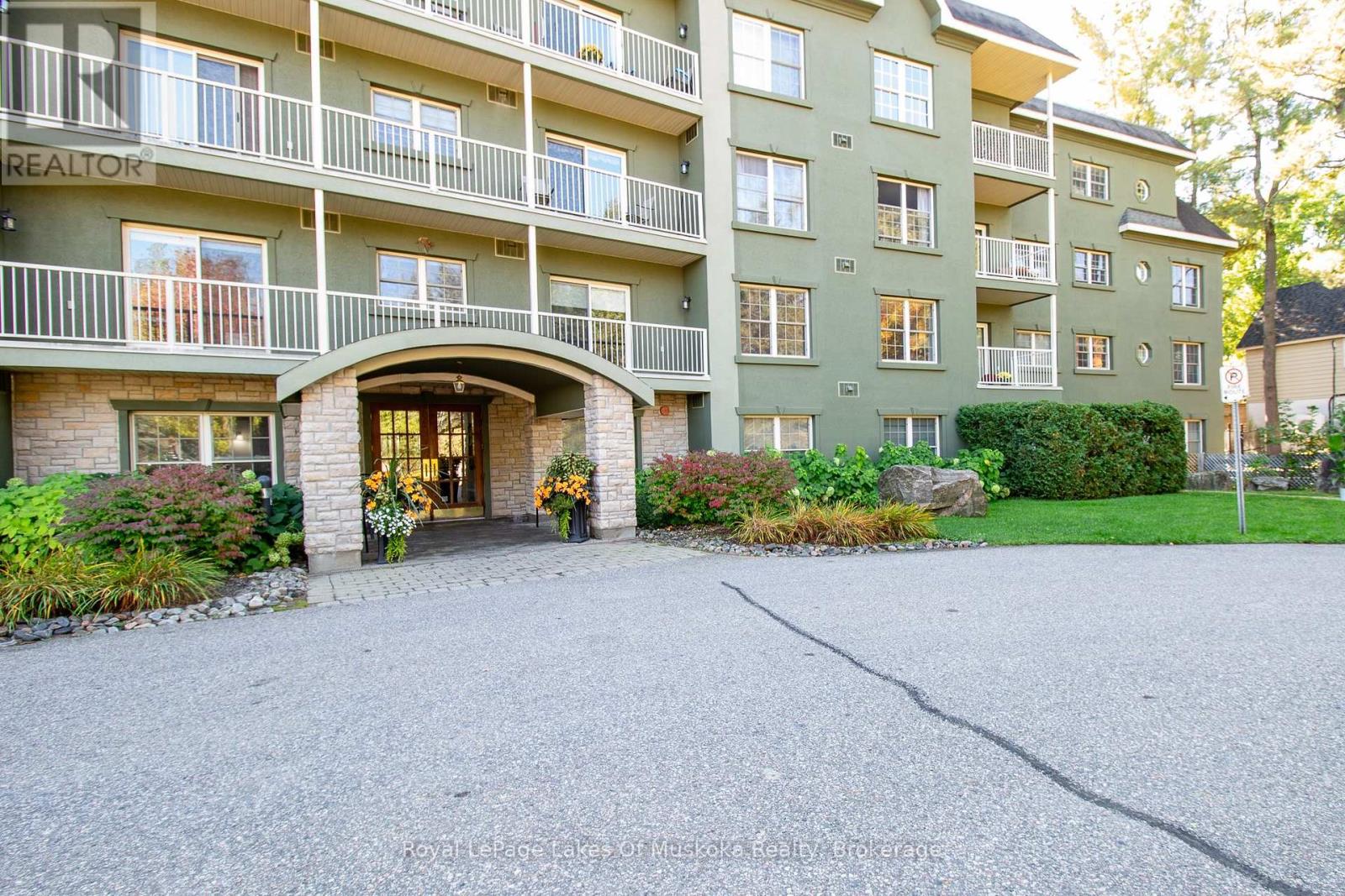 110 24 Ontario St, Bracebridge, ON P1L 2H5