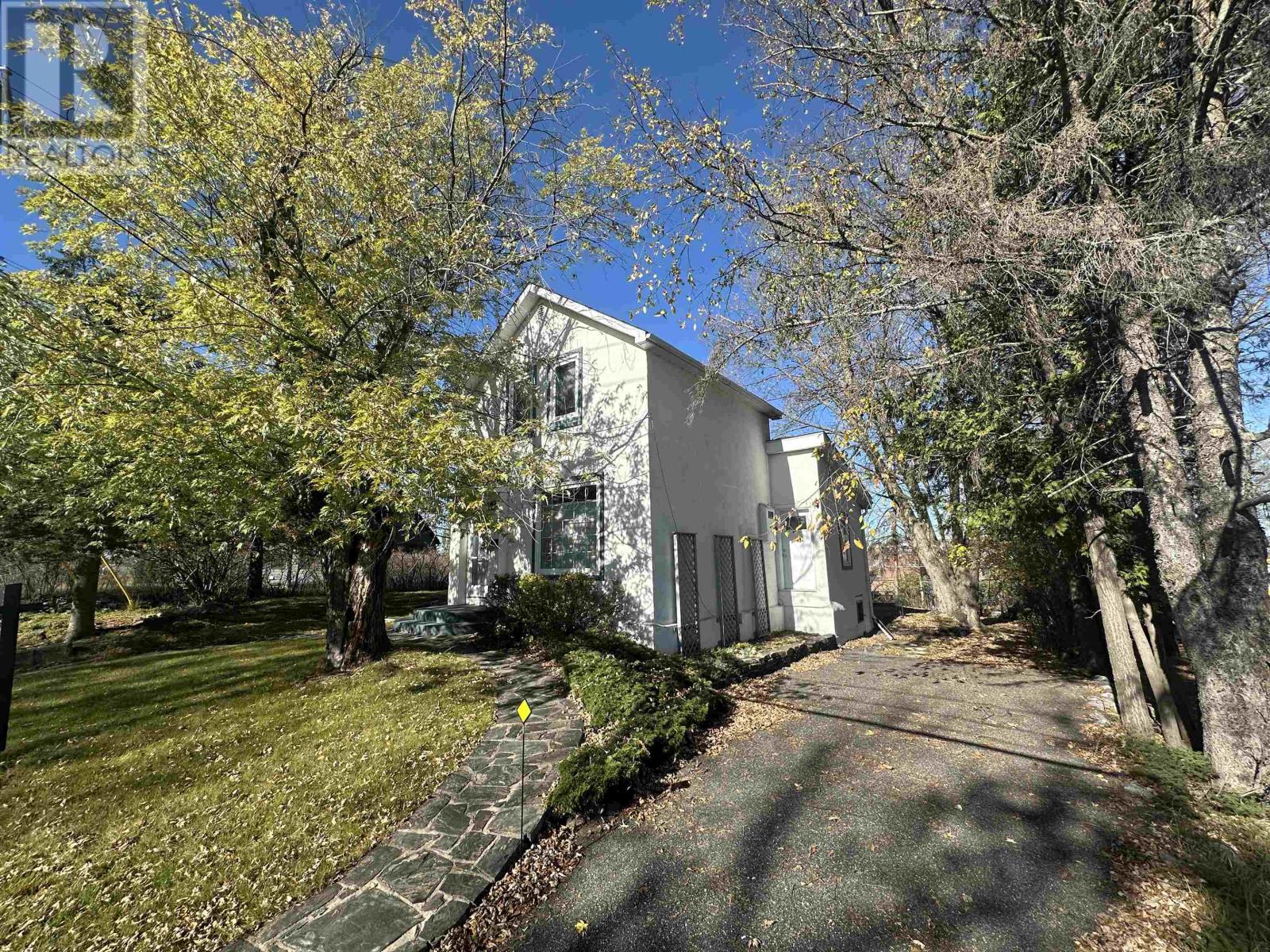 400 Third St S, Kenora, ON P9N 1J1