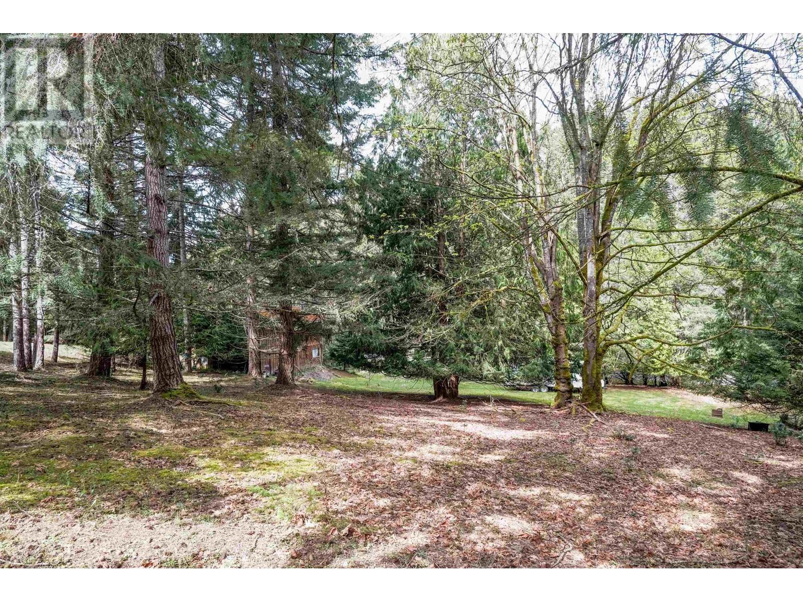 548 Dalton Dr, Mayne Island, BC V0N 2J2