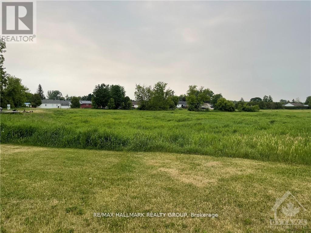3 3748 Champlain St, Clarence-Rockland, ON K0A 1E0