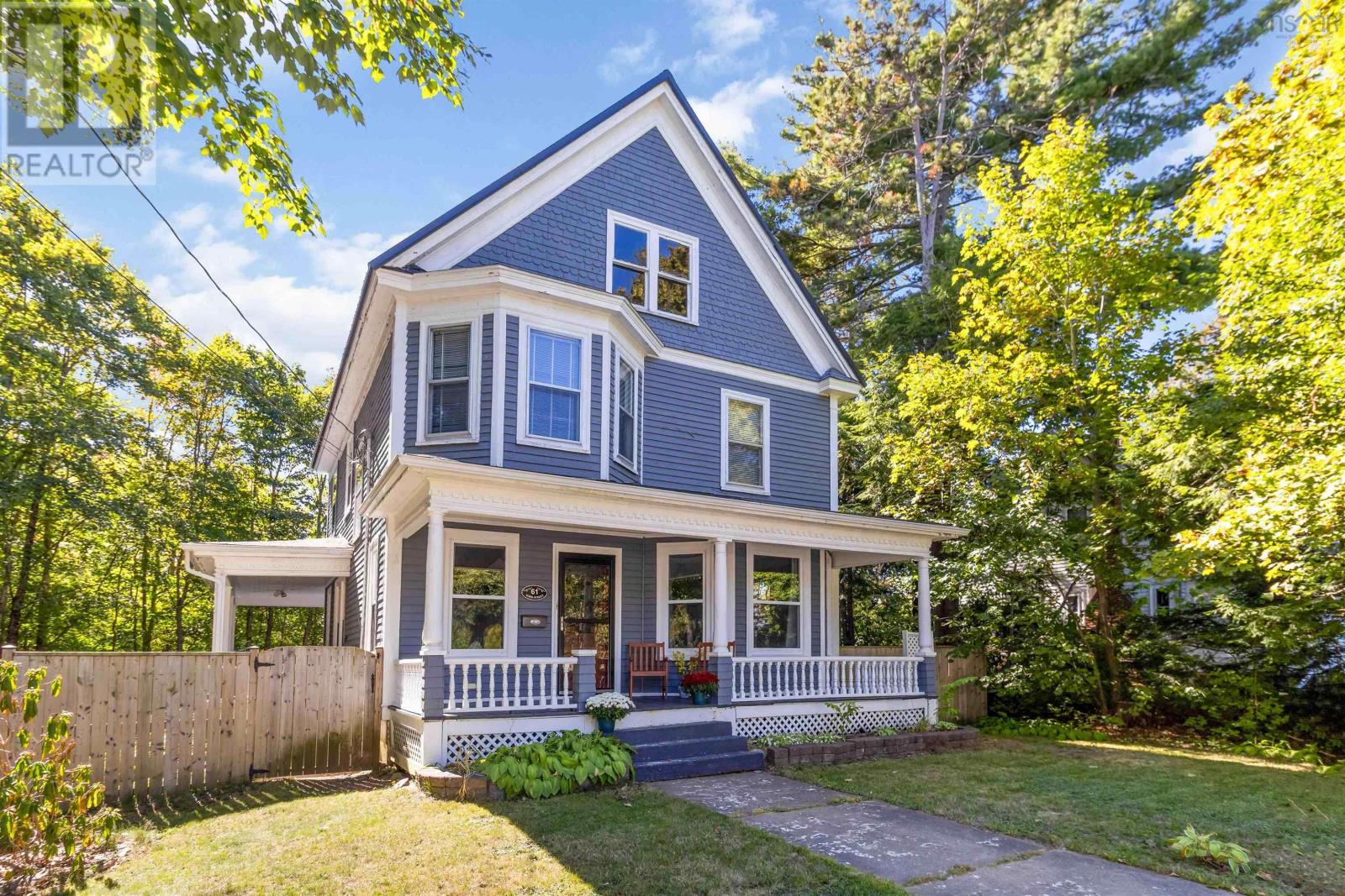 61 York St, Bridgewater, NS B4V 1R1