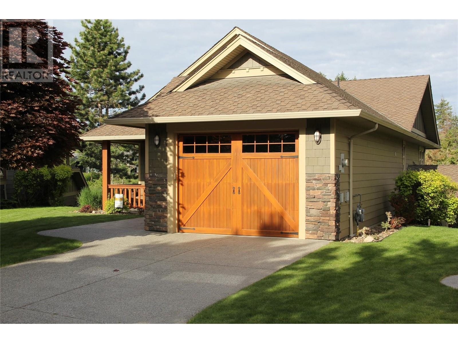 27 Birdie Lake Drive Unit 4, Vernon, BC V1H 2J4