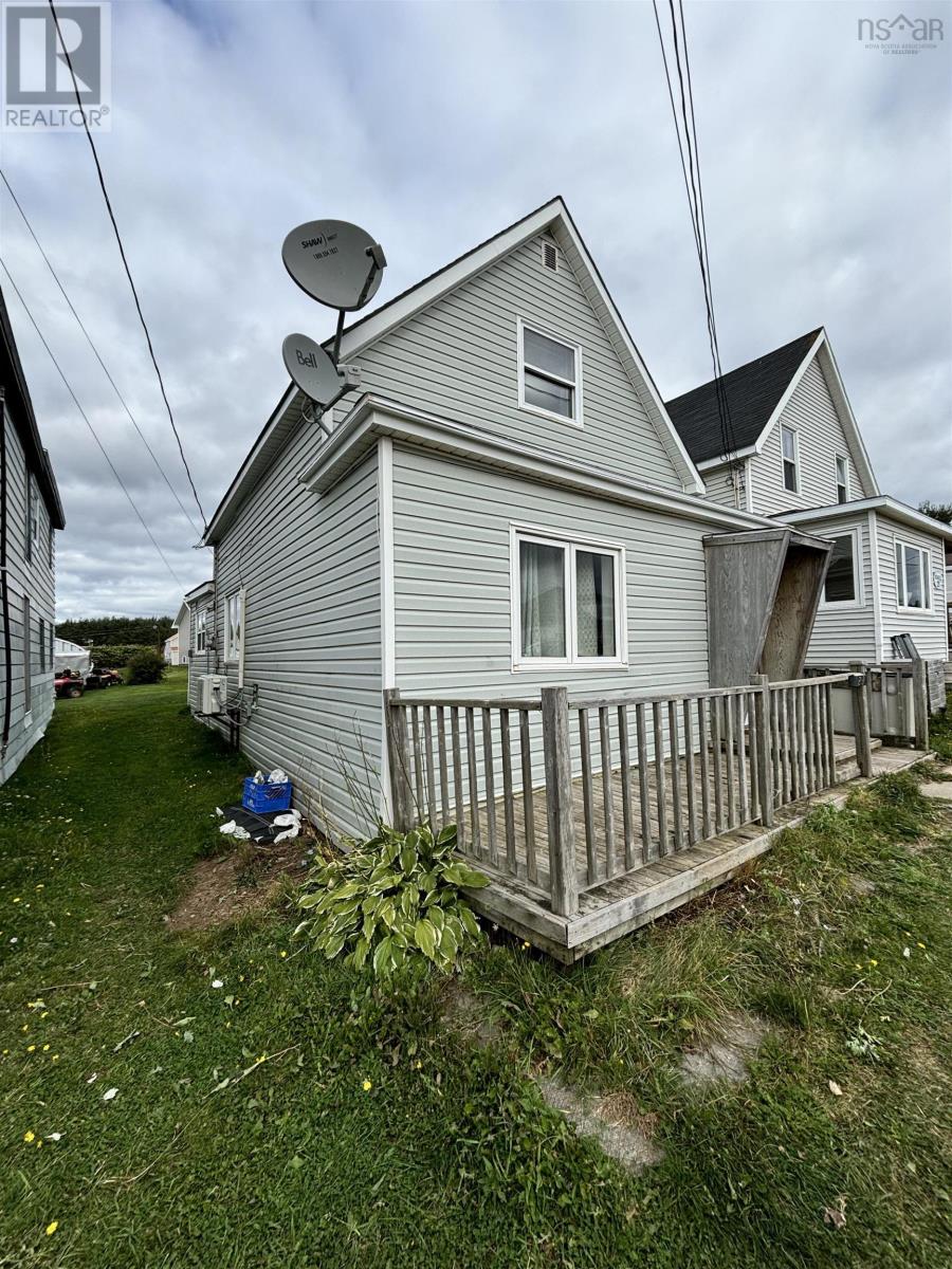 23 Quincy St, Inverness, NS B0E 1N0