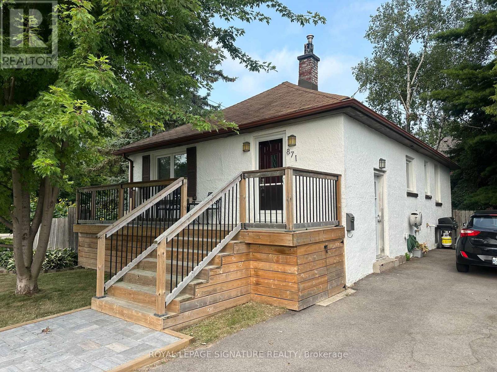 871 Tenth St, Mississauga, ON L5E 1S8