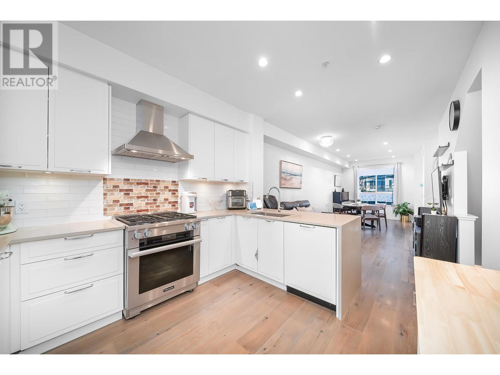 8107 Shaughnessy St, Vancouver, BC V6P 3X9