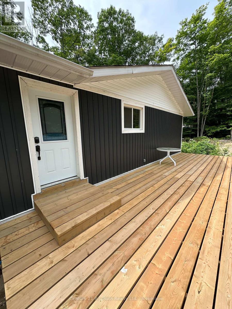 1 Waagosh Miikaans, Christian Island 30 Beausoleil First Nation, ON L9M 0A9